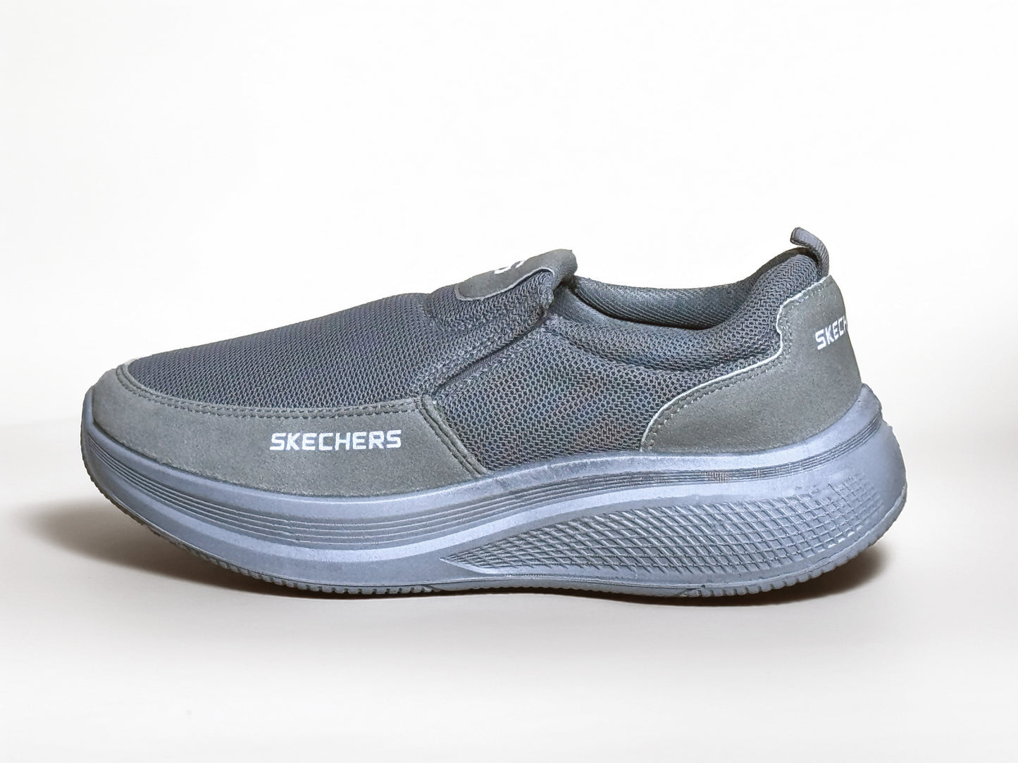 Skechers Men's Slip-On Comfort Walking Shoes – Lightweight Cushioned Sole.